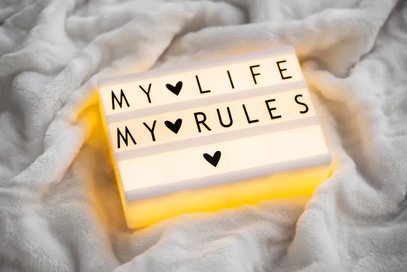 100 Unspoken Social Rules Everyone Judges You For Breaking (Are You Guilty?)